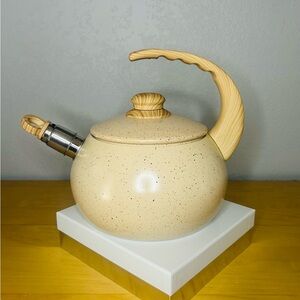 Cream Speckled Ceramic Marble Teapot with Wooden Handle